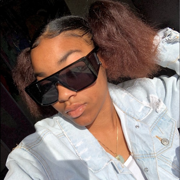 Meet your Posher, Salena - Picture 1 of 1